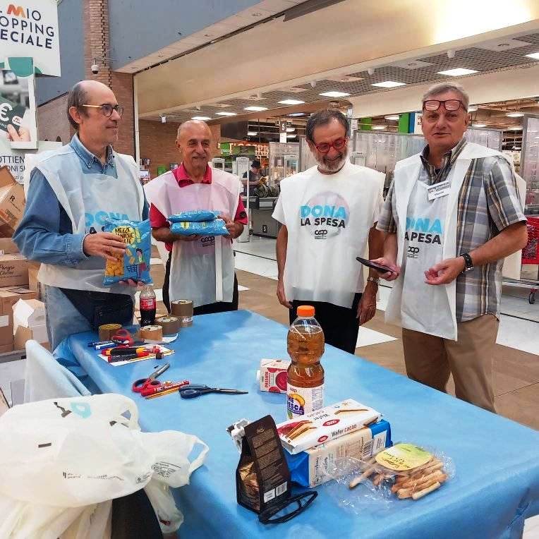 20231014 Dona la Spesa Coop Il mantello (2)