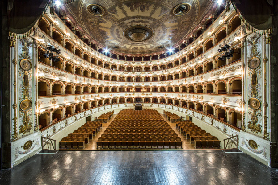 20211110 Teatro Comunale offre biglietti omaggio Mantello